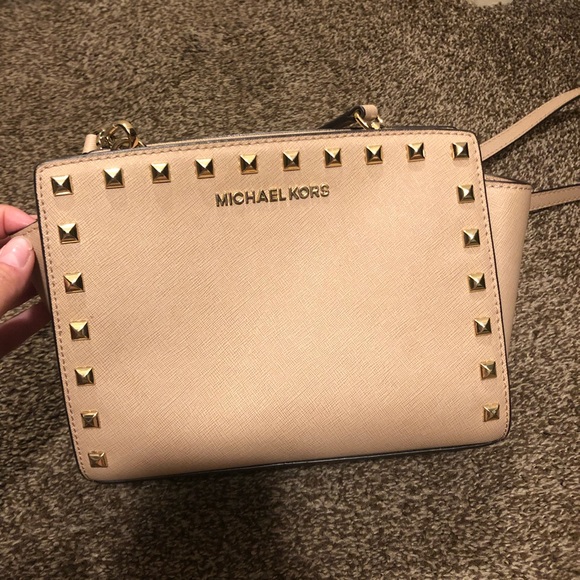 Michael Kors Handbags - Michael Kors medium Selma studded crossbody bag Michael Kors Handbags - Michael Kors medium Selma studded crossbody bag